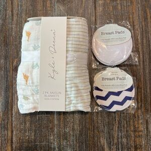 Kyle & Deena Muslin Blankets and Breast Pads Set